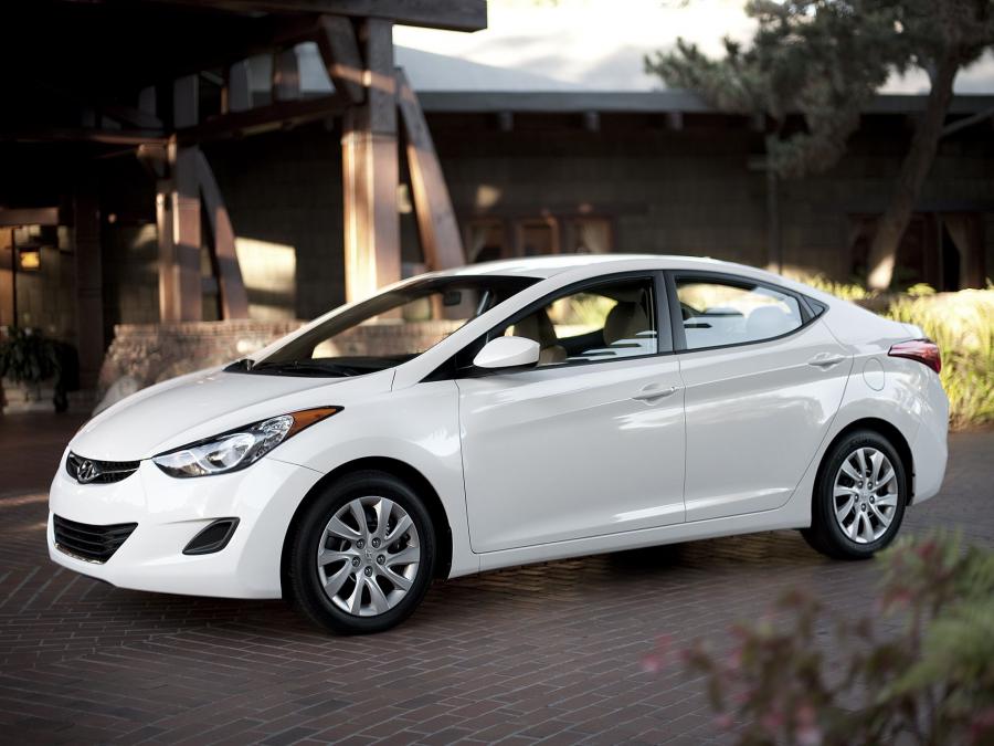  Hyundai Elantra 2010 года  (US) (фото 12 из 16)